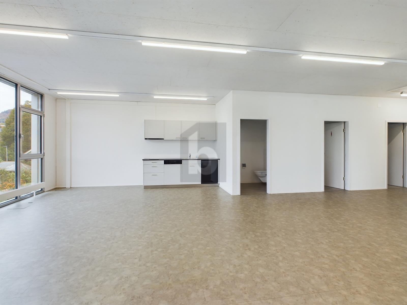 OPTIMAL ERREICHBAR, HELL UND GROSS - 1