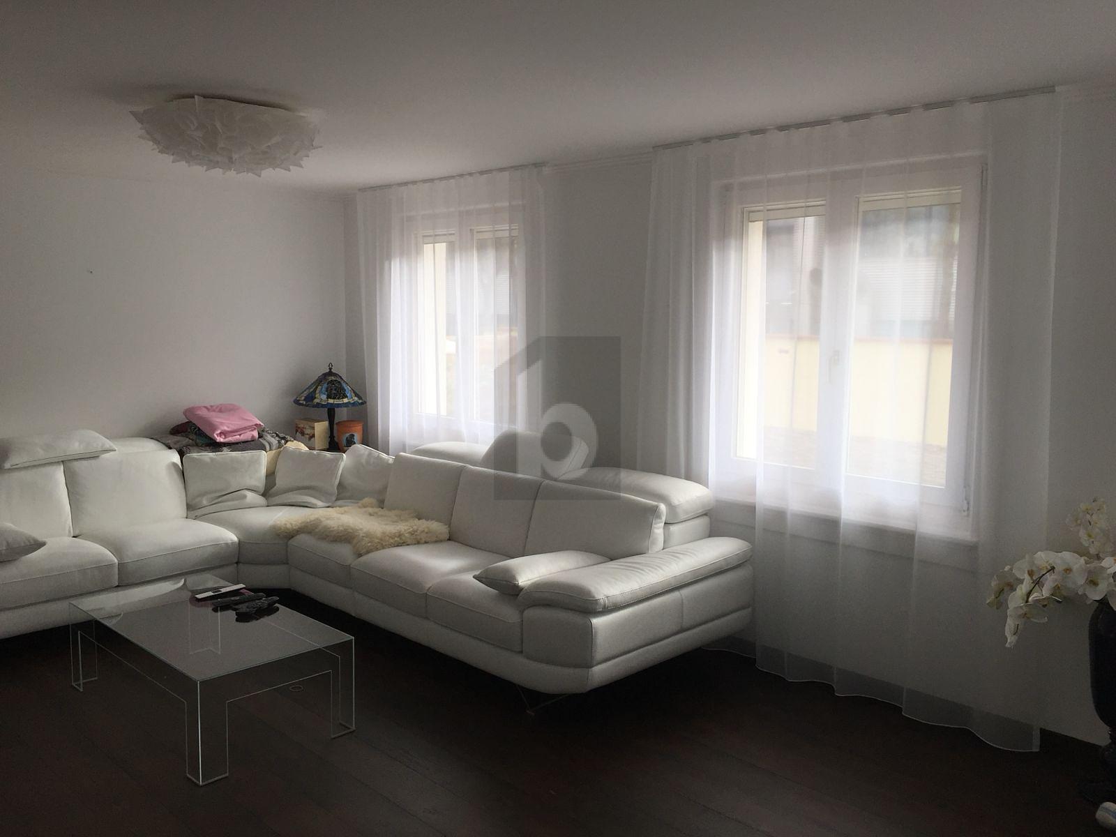 GROSSZÜGIG MIT GARTEN - 1