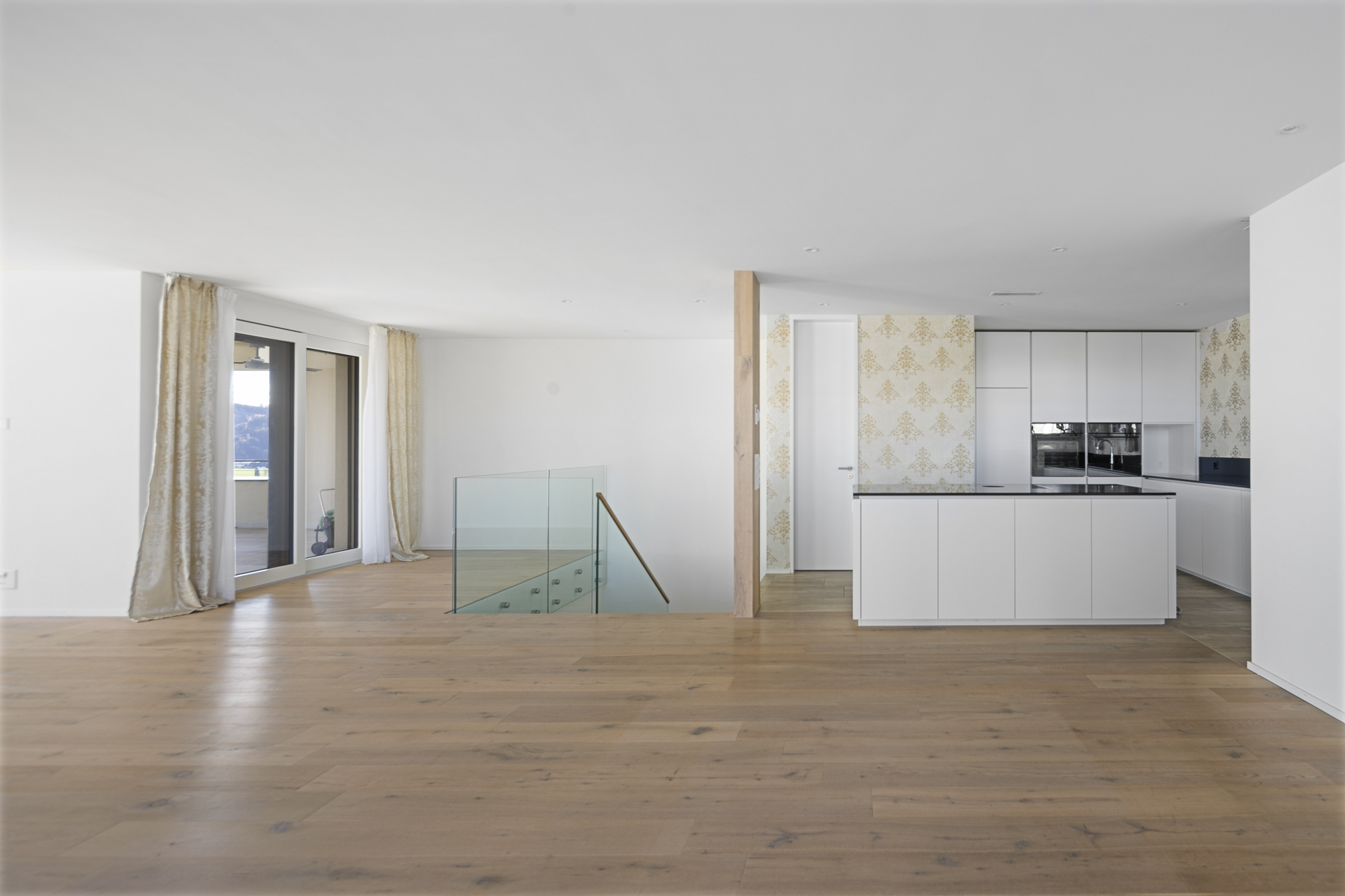 Topmodernes Raumwunder mit Traumaussicht und grosszügiger Terrasse - 4