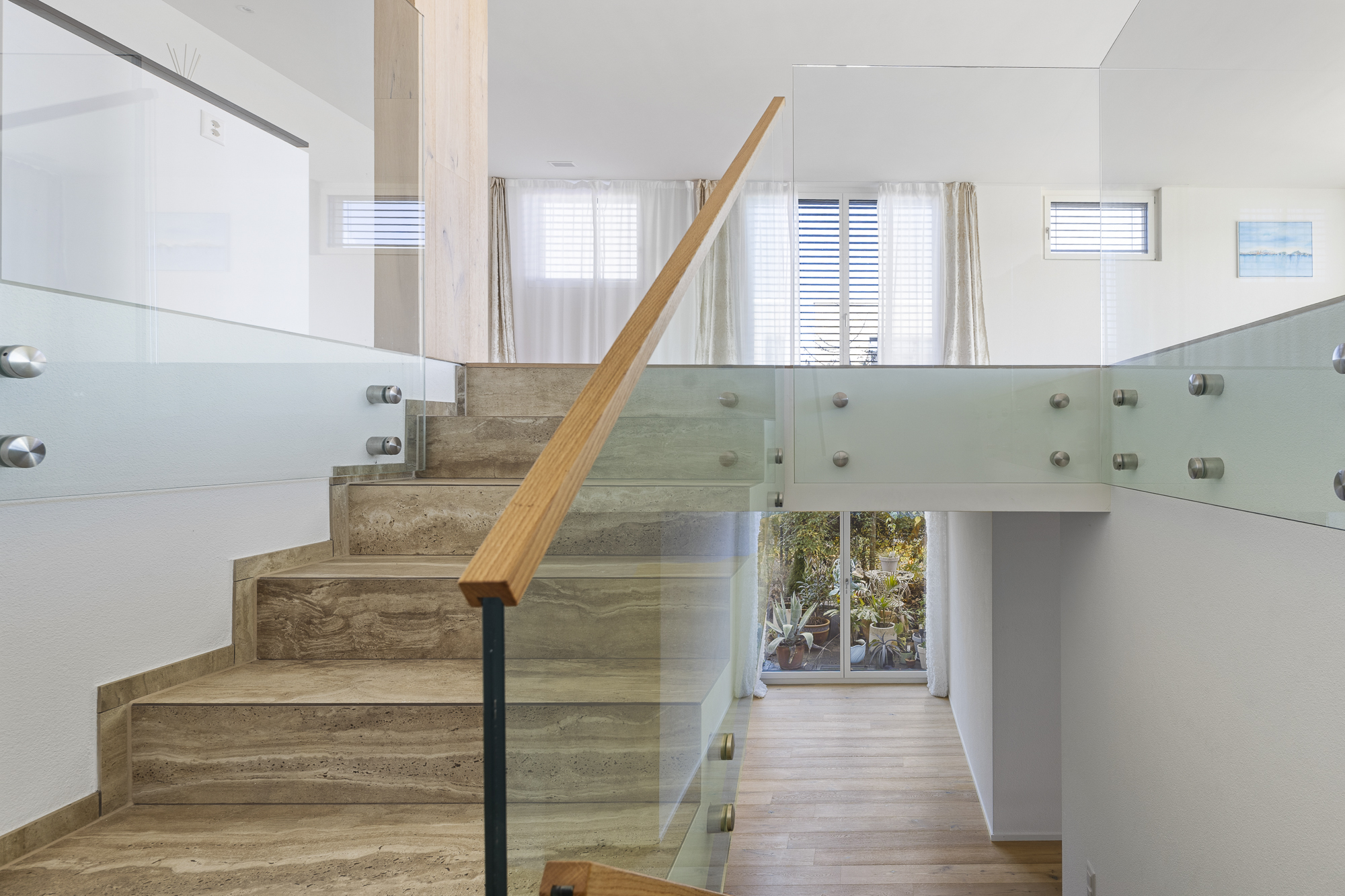 Topmodernes Raumwunder mit Traumaussicht und grosszügiger Terrasse - 10