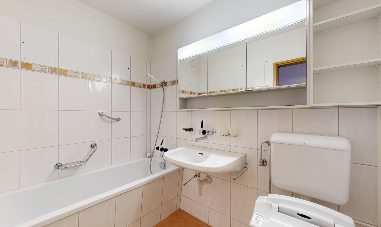 Helle 3.5-Zimmer-Wohnung in Schwerzenbach ZH mit Komfort und Charme - 9