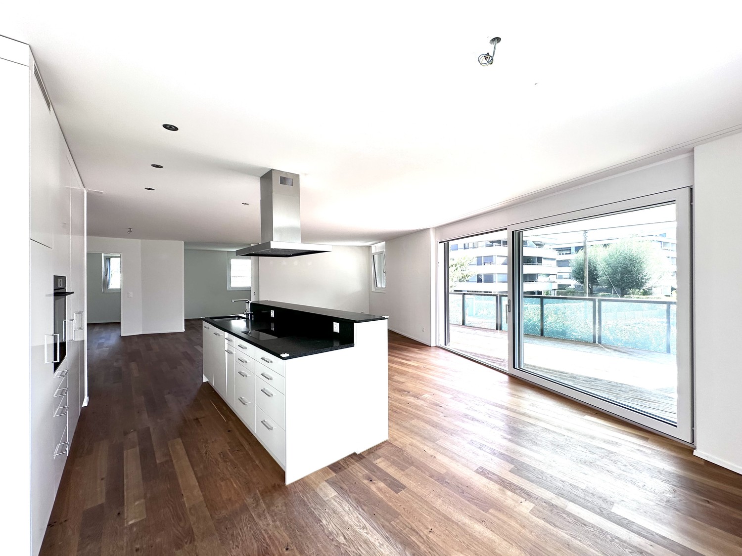 Exklusive 4.5-Zimmer-Wohnung mit großer Terrasse  zentral und ruhig im Wohnensemble "Radius Plus" - 0