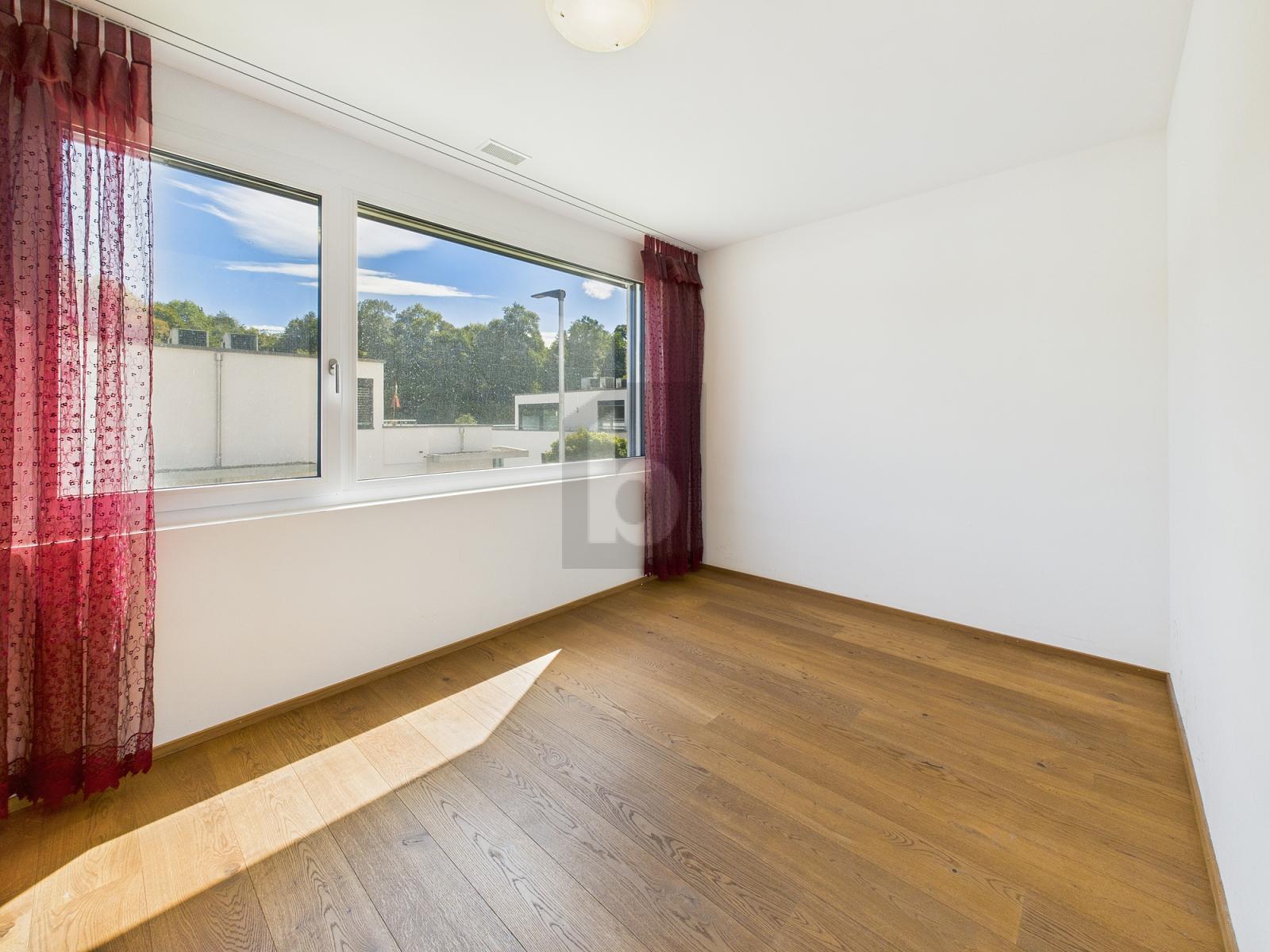 LICHTDURCHFLUTETE MIT TERRASSE - 4