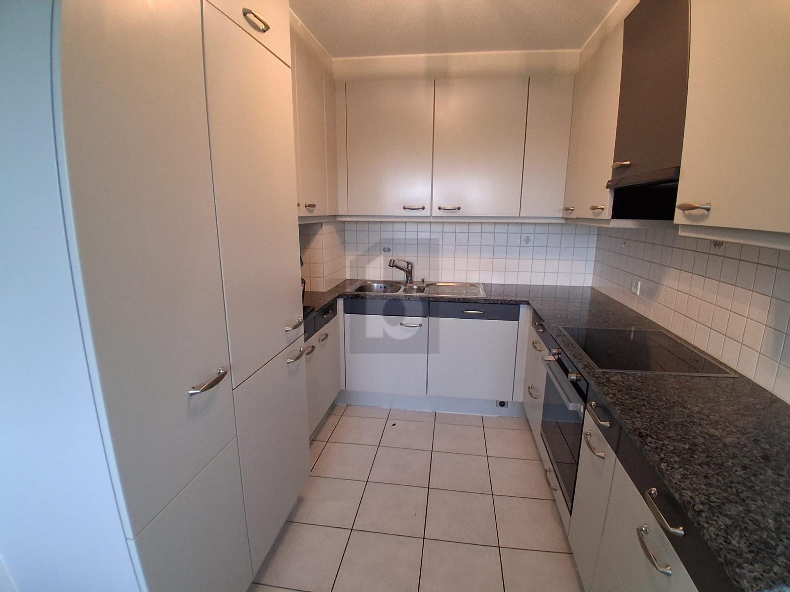 AN ZENTRALER LAGE MIT VERGLASTEM BALKON! - 3