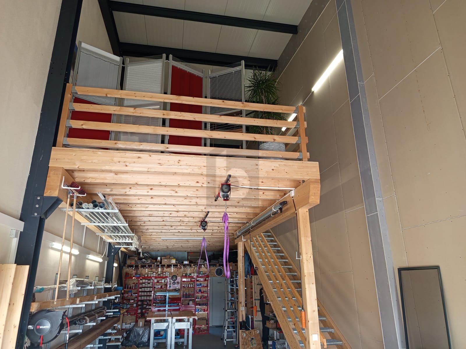 ESPACE COMMERCIAL LUMINEUX EN ZONE INDUSTRIELLE - 2