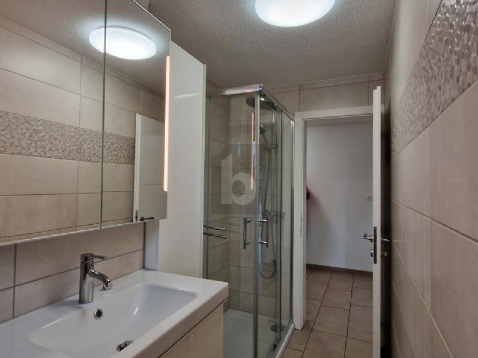 LICHTDURCHFLUTET UND SANIERT MIT BALKON! - 1