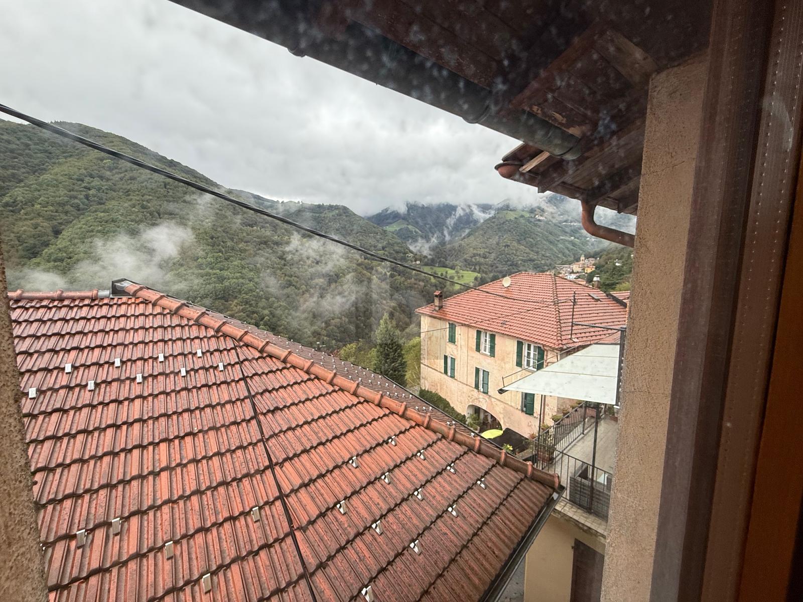 CENTRALE CON BELLISSIMA VISTA SULLA VALLE - 3