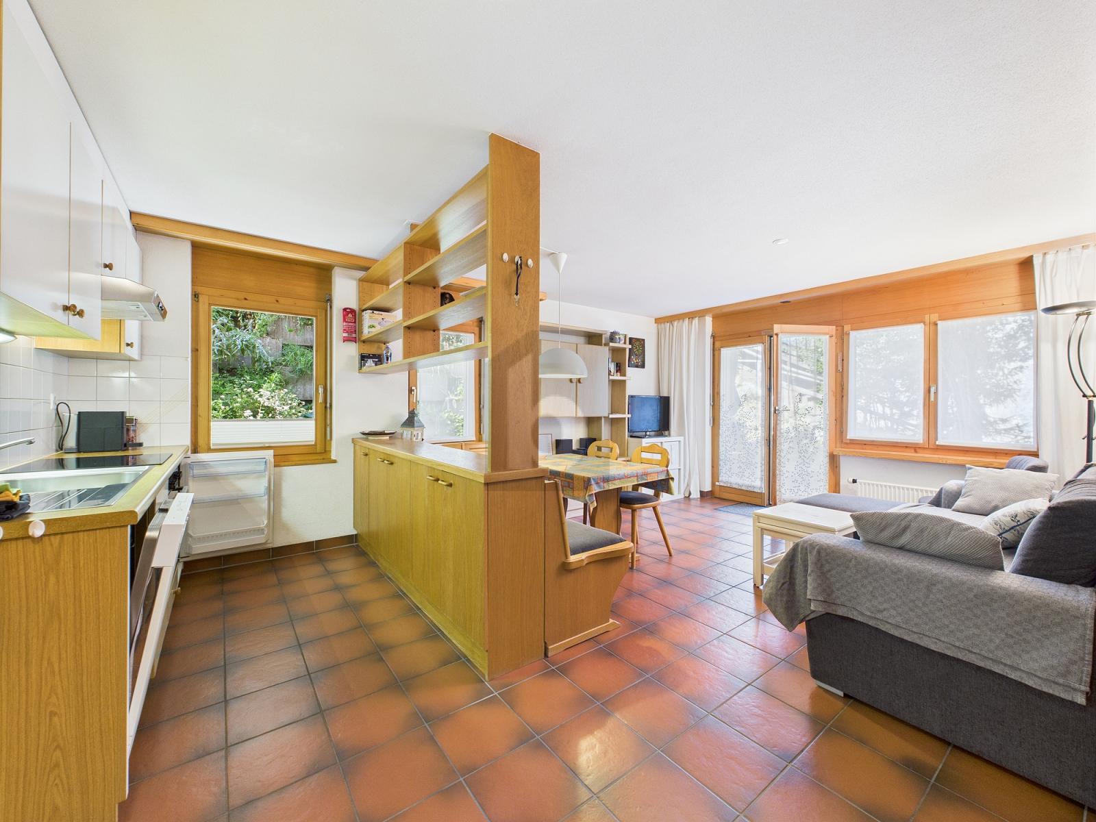 RUHIGE LAGE MIT GEMÜTLICHEM SITZPLATZ - 1