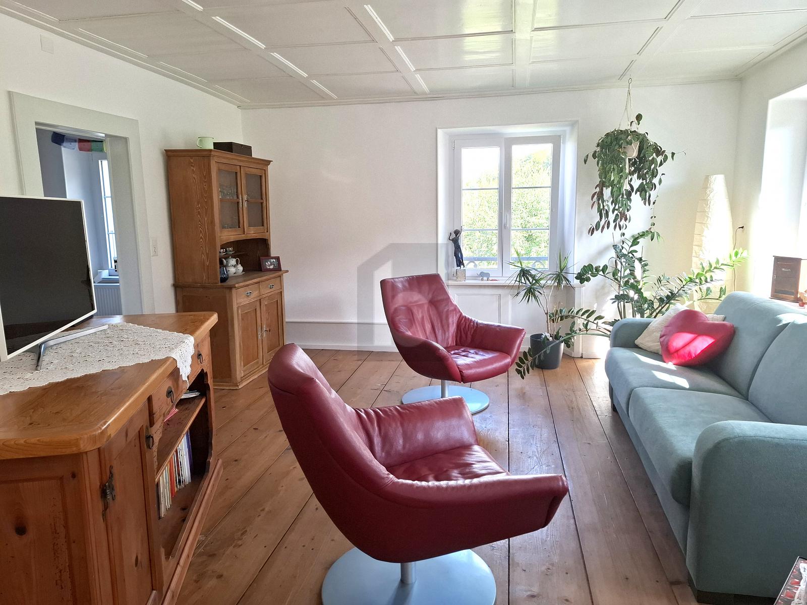 VOLUME GÉNÉREUX ET CHARME UNIQUE - 4