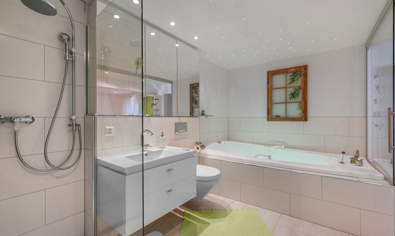 Stilvoll renoviertes Zweifamilienhaus an zentrumsnaher Lage - 8