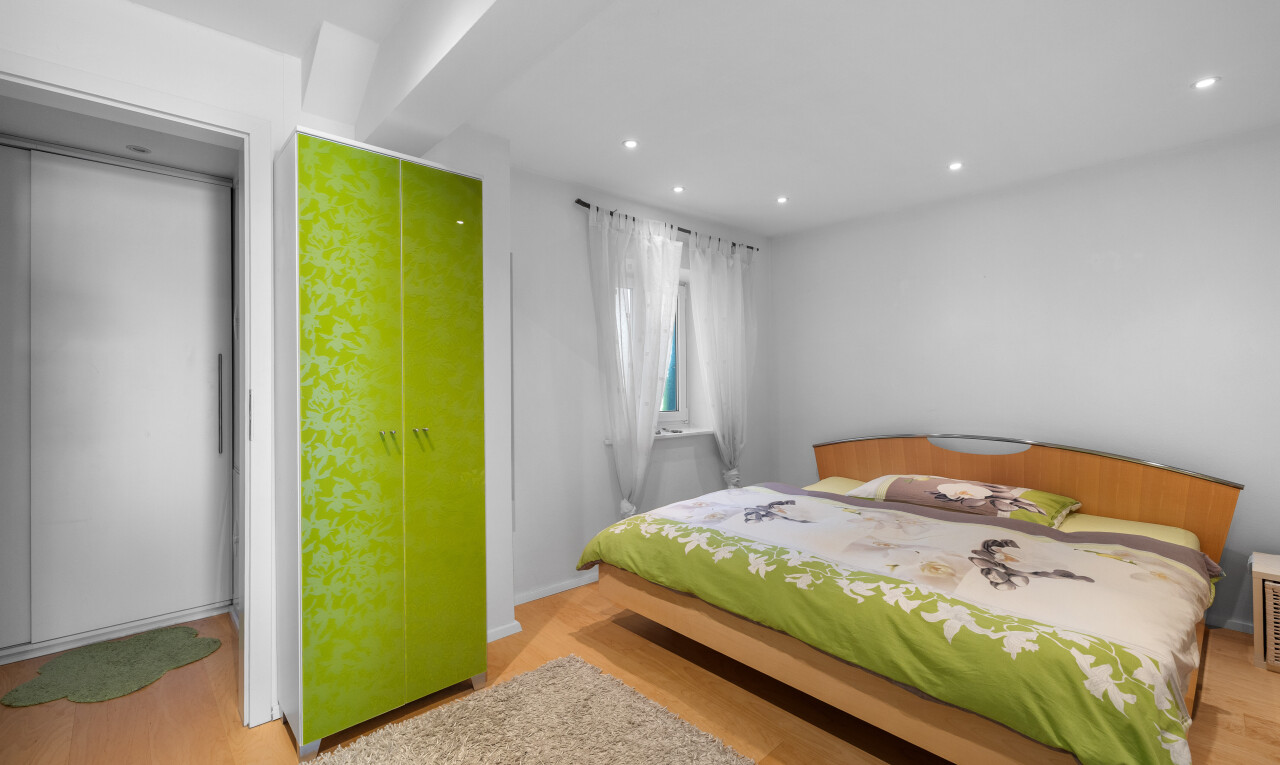 Stilvoll renoviertes Zweifamilienhaus an zentrumsnaher Lage - 9