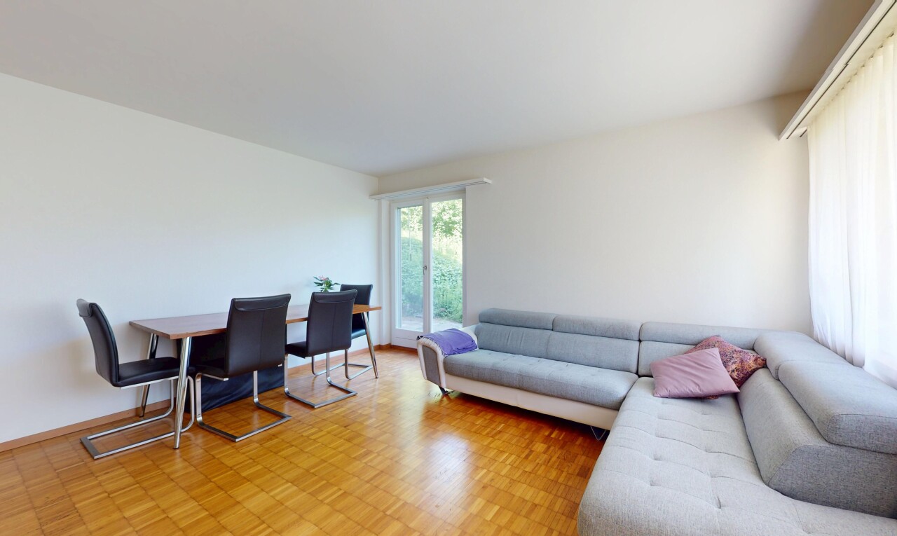 Well maintained 2.5-room apartment with big garden in Zurich-Affoltern - 1