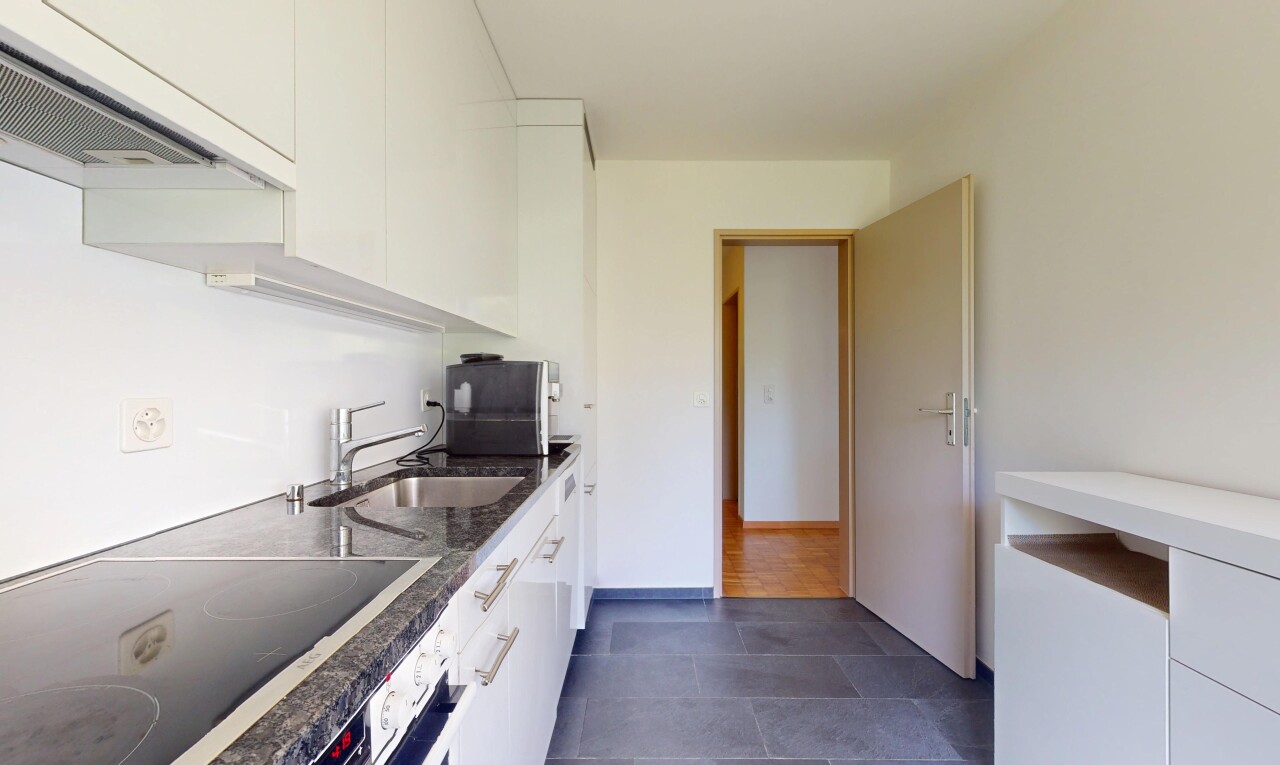 Well maintained 2.5-room apartment with big garden in Zurich-Affoltern - 3