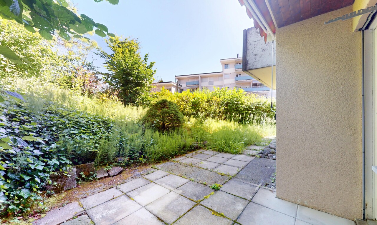 Well maintained 2.5-room apartment with big garden in Zurich-Affoltern - 9