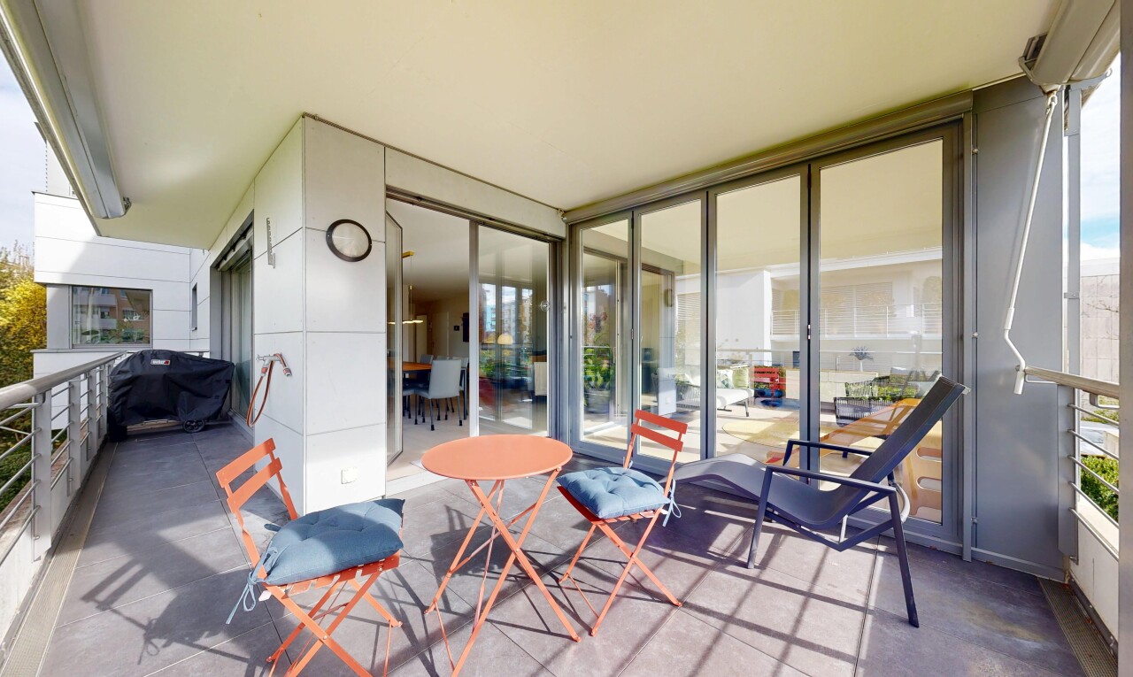 Elegant 4.5-Room Apartment in Zumikon - 3