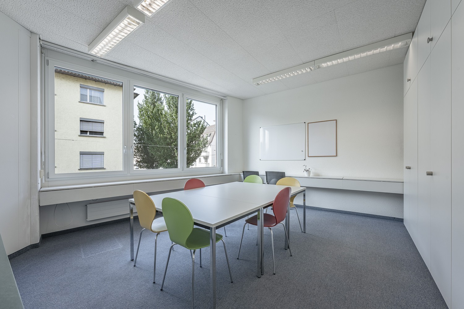 Bezugsbereite Fläche mit Dachterrasse mitten in Oerlikon - 2