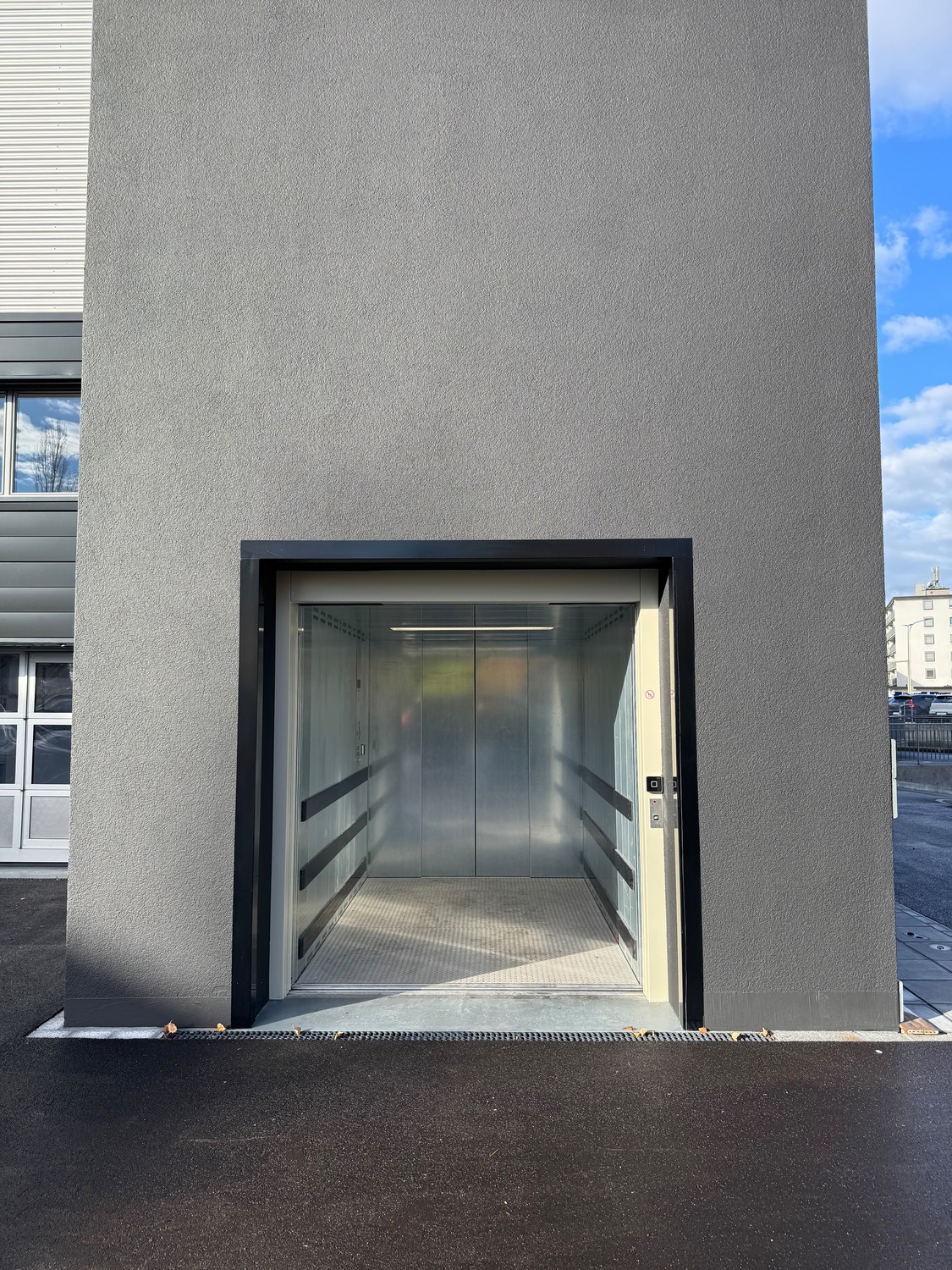 Die perfekte Ausgangslange für Ihren Betrieb mit direktem Warenliftzugang - 8