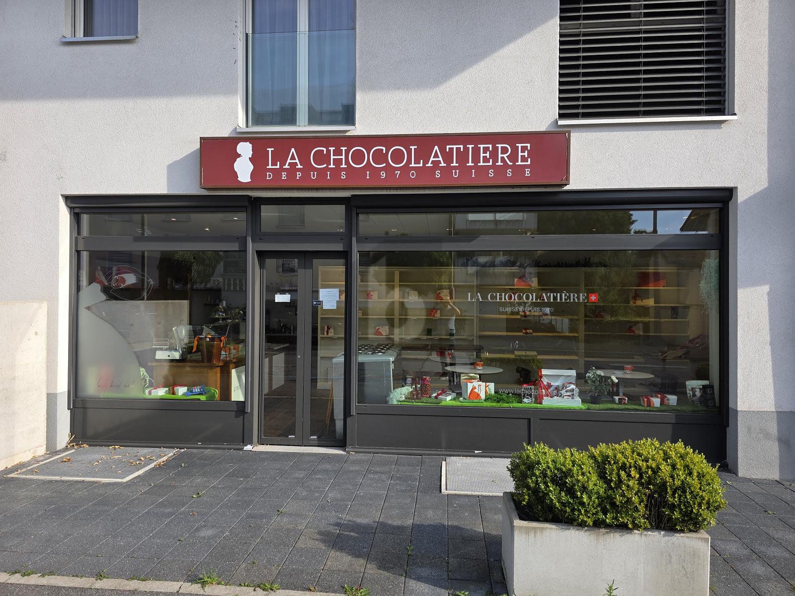 IDÉALEMENT SITUÉ, PRÊT À L EXPLOITATION - 0