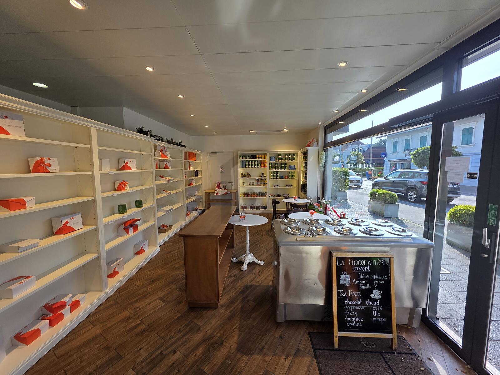 IDÉALEMENT SITUÉ, PRÊT À L EXPLOITATION - 1