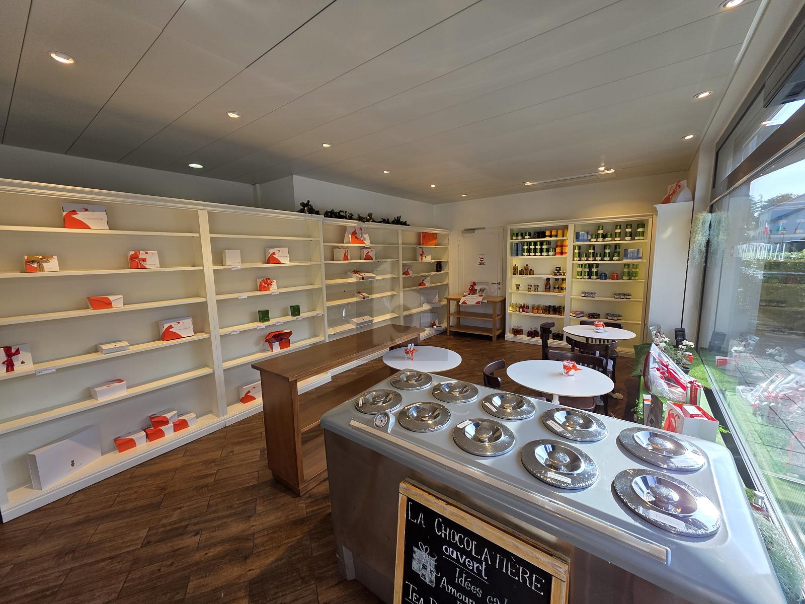 IDÉALEMENT SITUÉ, PRÊT À L EXPLOITATION - 3