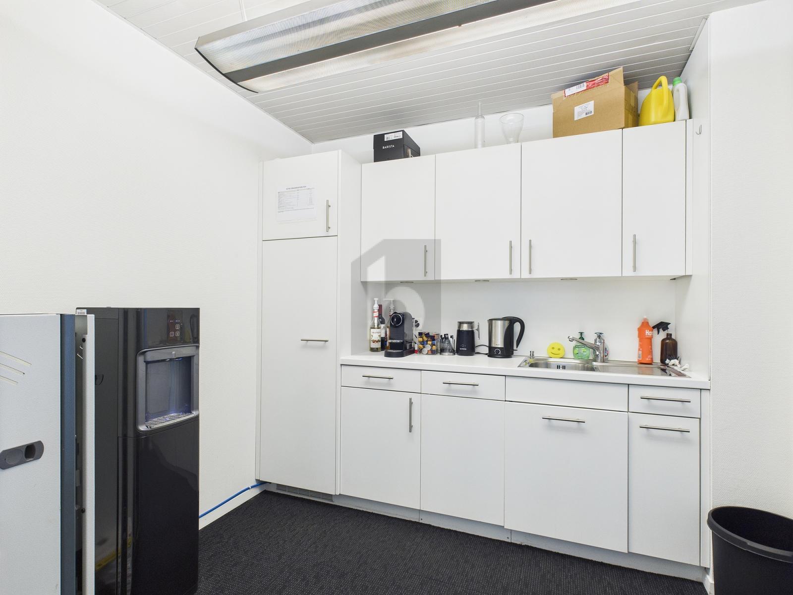 VIEL PLATZ AN ABSOLUT ZENTRALER LAGE - 4