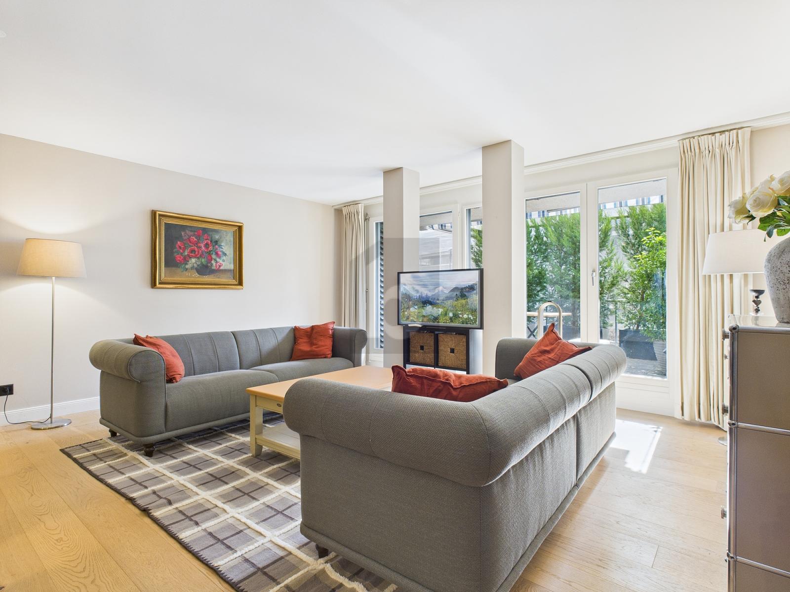 HOCHWERTIG MÖBLIERT, AN ZENTRALER LAGE - 0