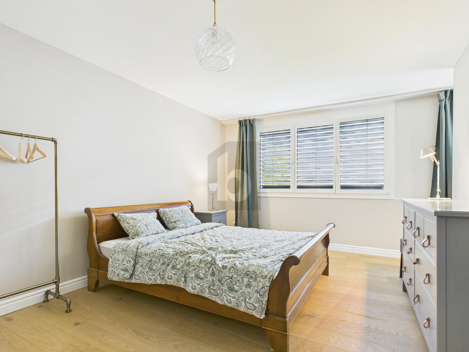 HOCHWERTIG MÖBLIERT, AN ZENTRALER LAGE - 2