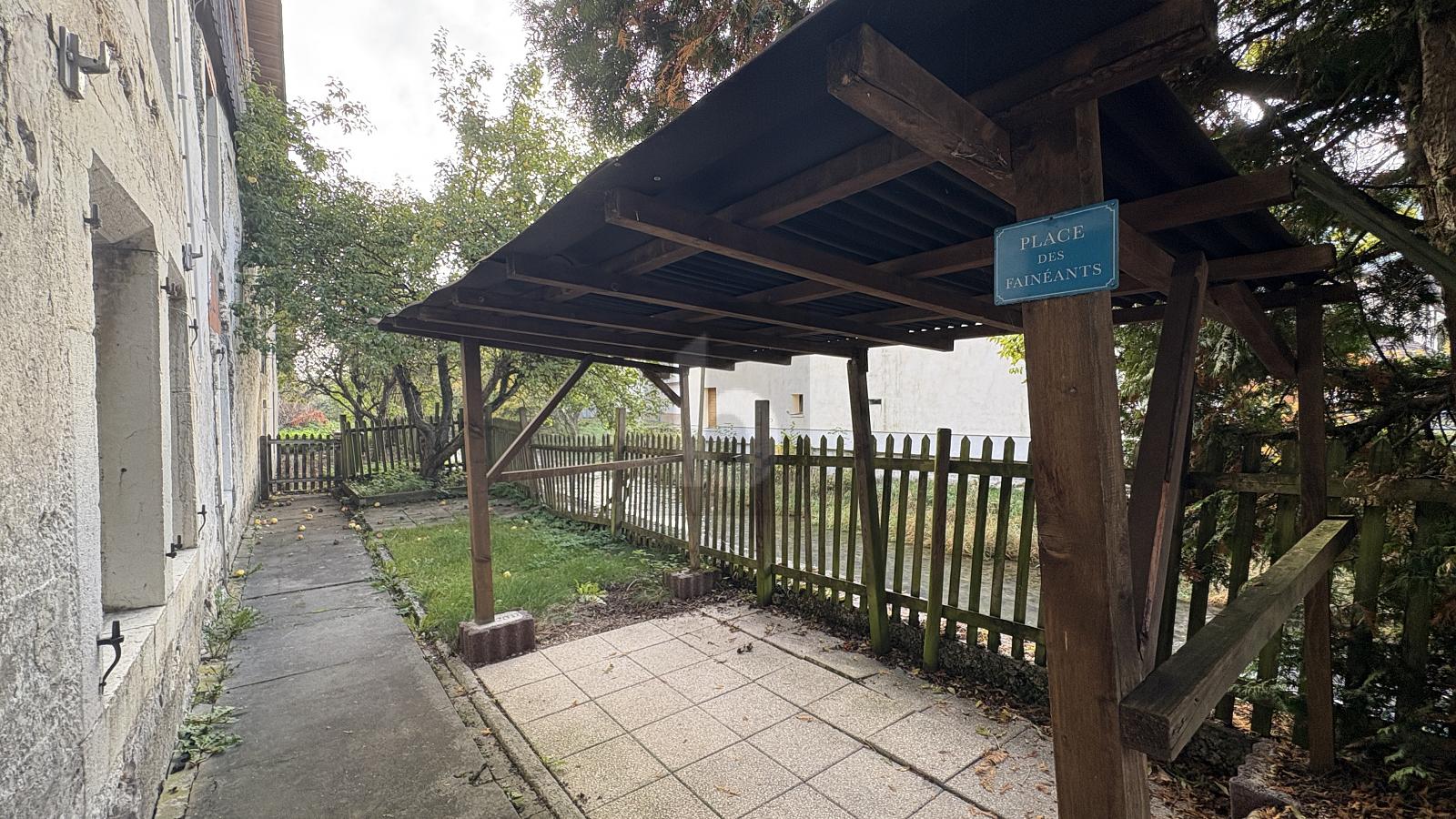 AU CALME AU CENTRE DU VILLAGE - 1