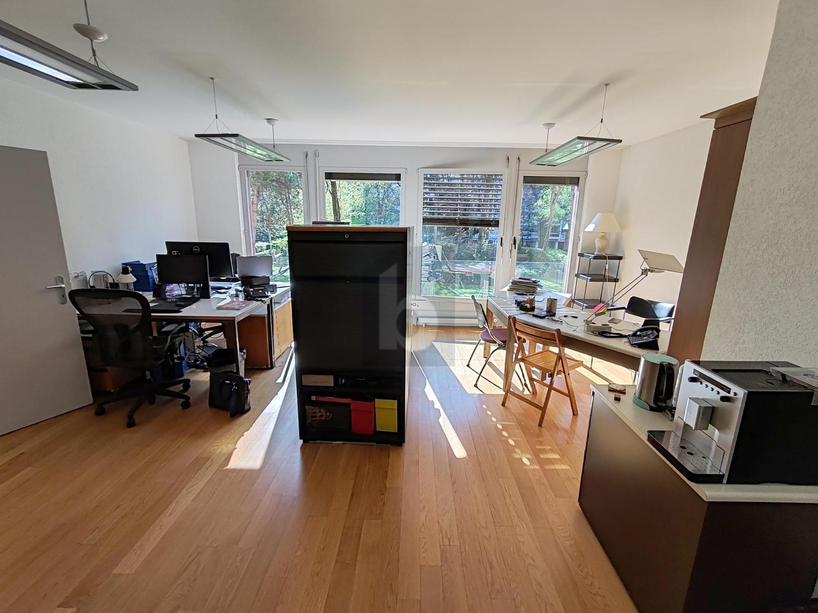 BUREAUX LUMINEUX À PROXIMITÉ DE CHAMPEL - 0