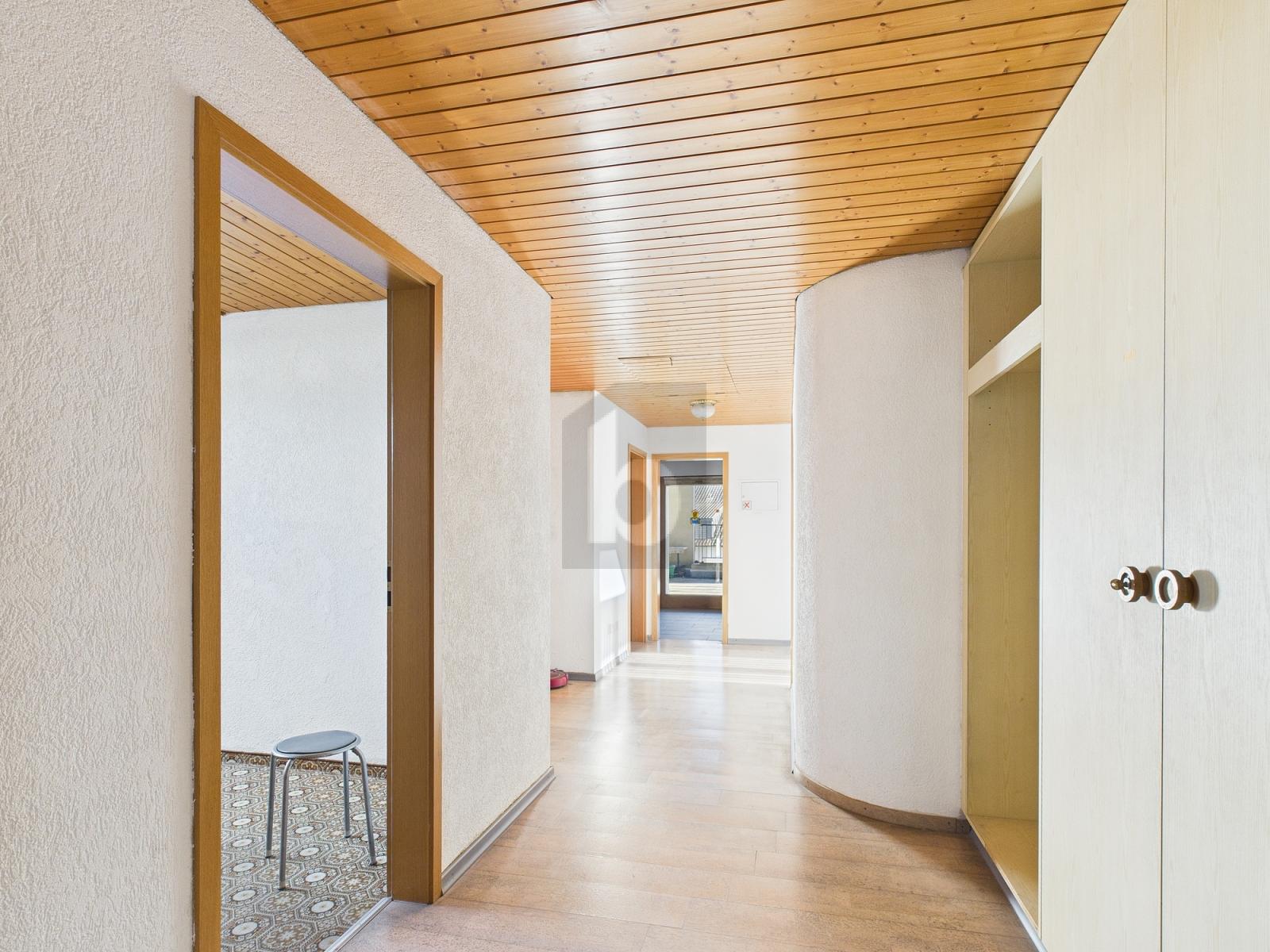 CHARMANT MIT SONNIGEM BALKON - 1