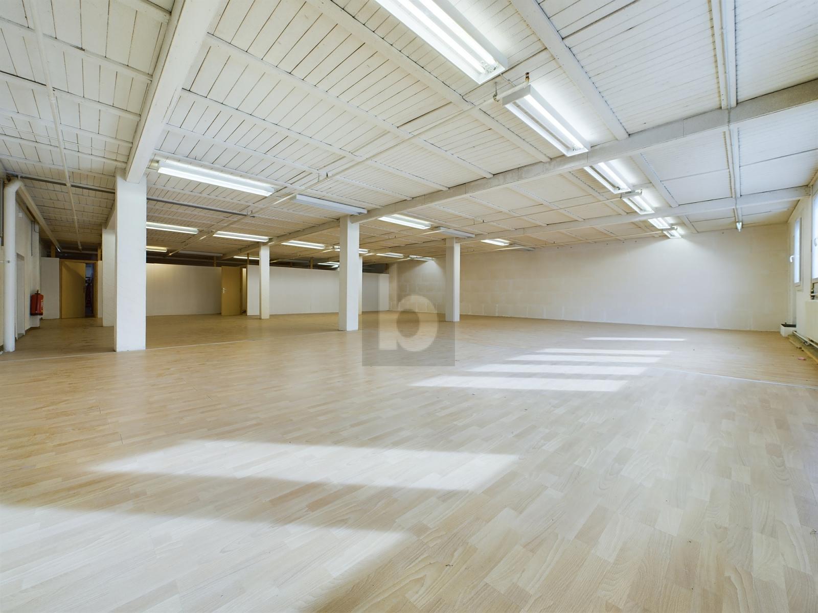 ZENTRAL MIT DIVERSEN NUTZUNGSMÖGLICHKEITEN - 2