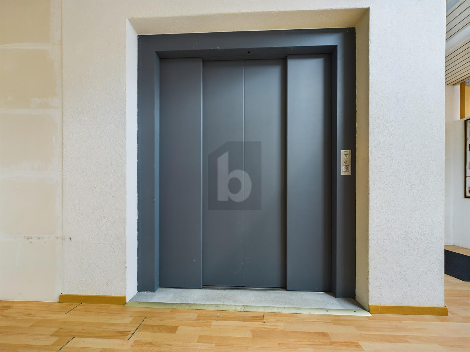 ZENTRAL MIT DIVERSEN NUTZUNGSMÖGLICHKEITEN - 4