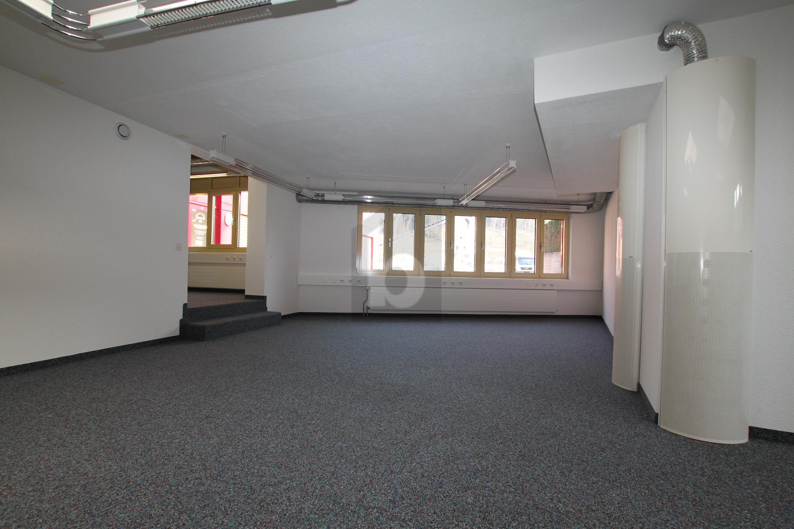 VIELSEITIG NUTZBAR AN RUHIGER LAGE - 0