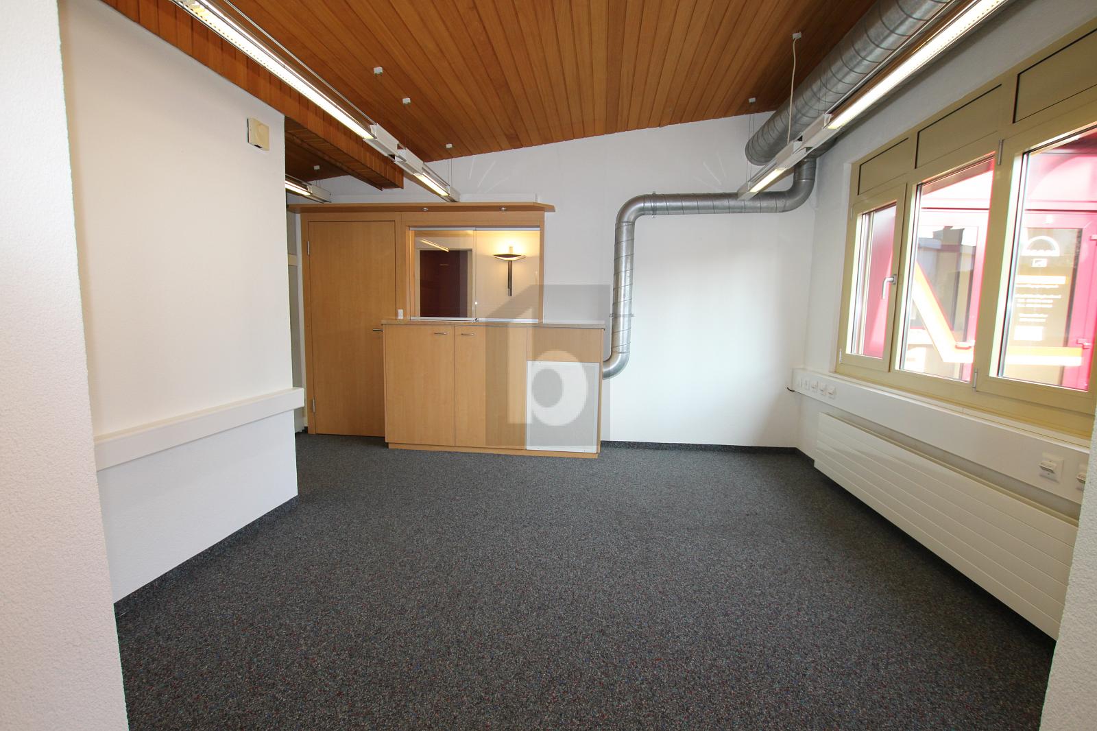 VIELSEITIG NUTZBAR AN RUHIGER LAGE - 2