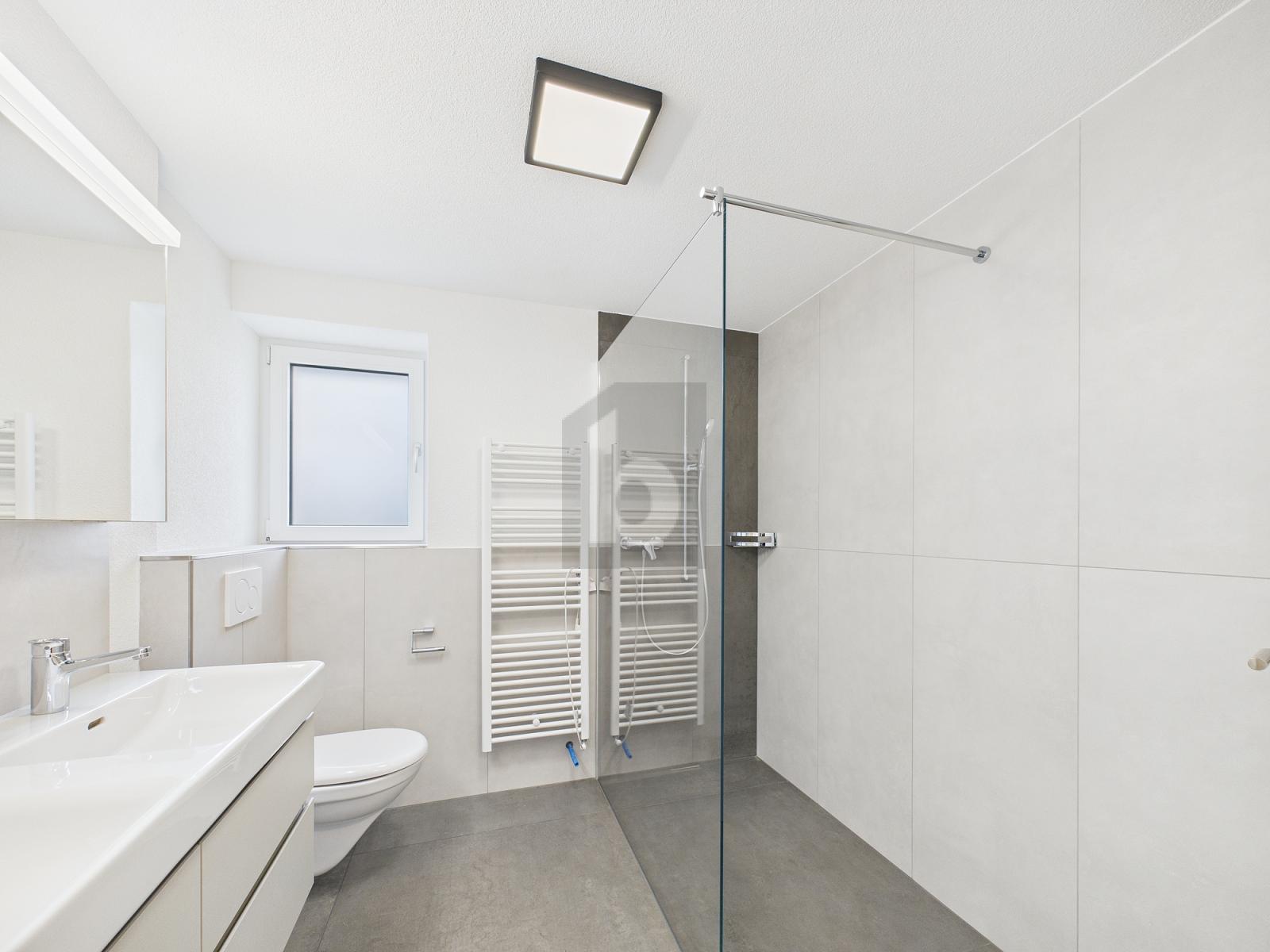 EXKLUSIV UND MODERN - 1