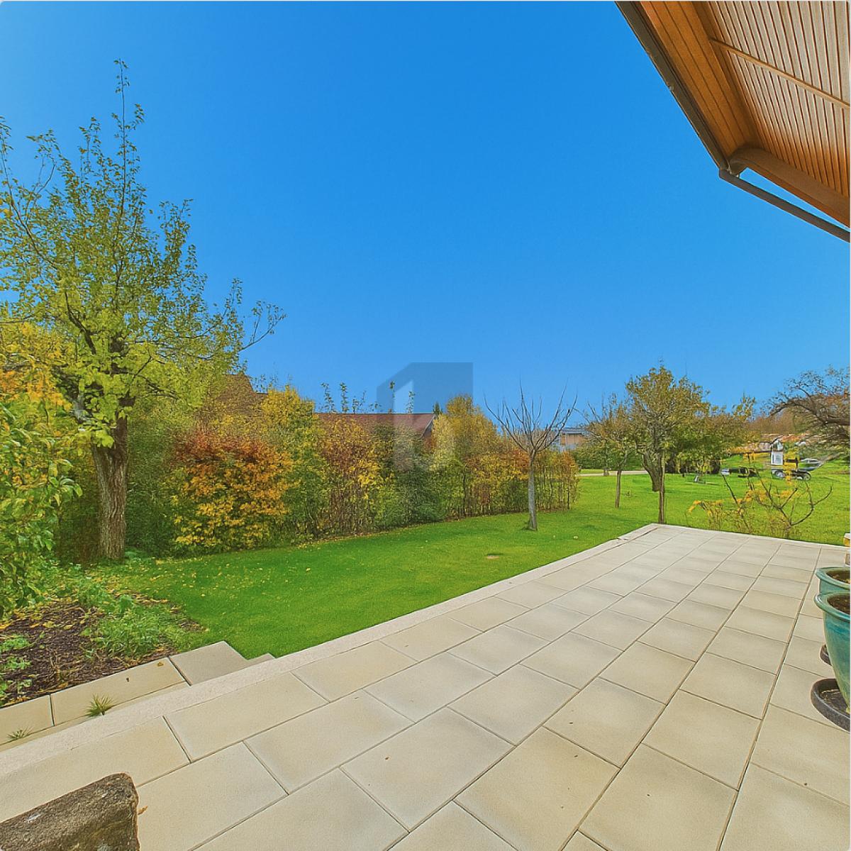 RUHIG UND GEMÜTLICH, MIT GARTEN UND SITZPLATZ - 0