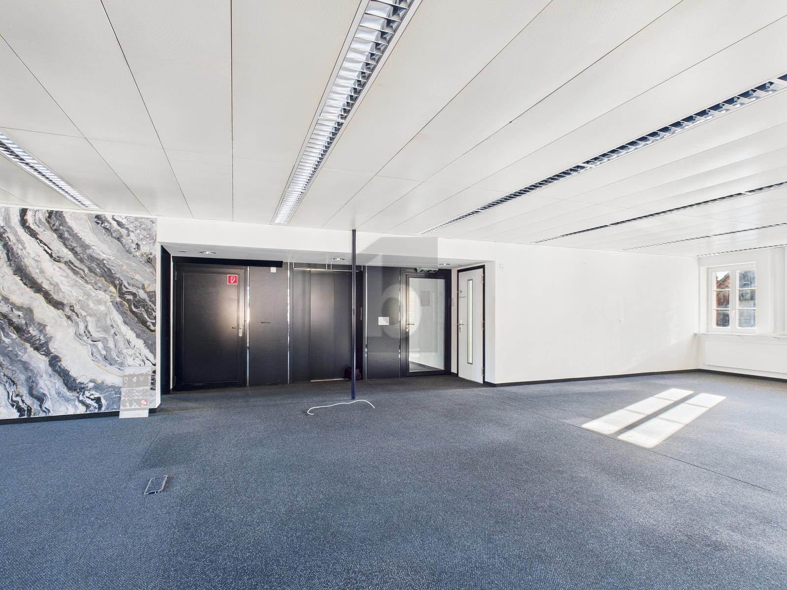 LICHTDURCHFLUTET UND AN PERFEKTER LAGE - 3