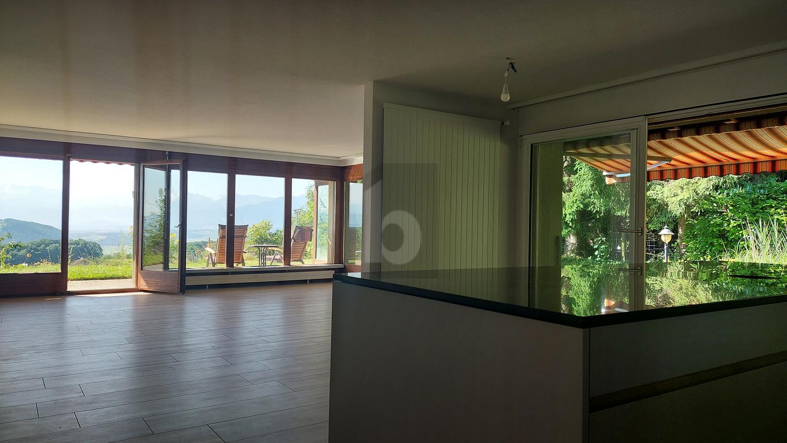 GROSSZÜGIG MIT IDYLLISCHEN GARTEN - 1