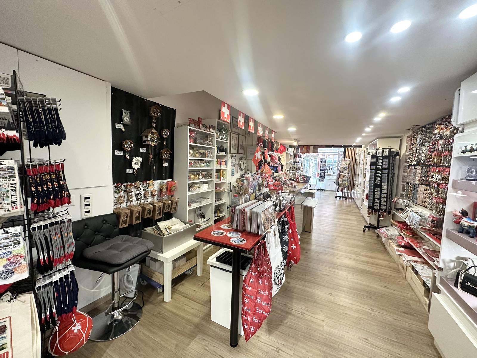 GROSSE LAUFKUNDSCHAFT AN ZENTRALER LAGE - 1