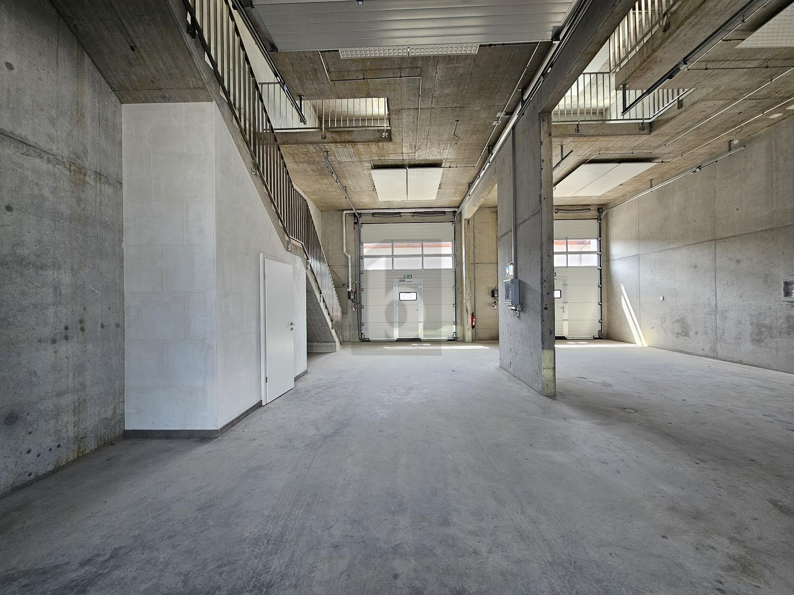 HALLE DOUBLE AVEC PARTICIPATION TRAVAUX - 0