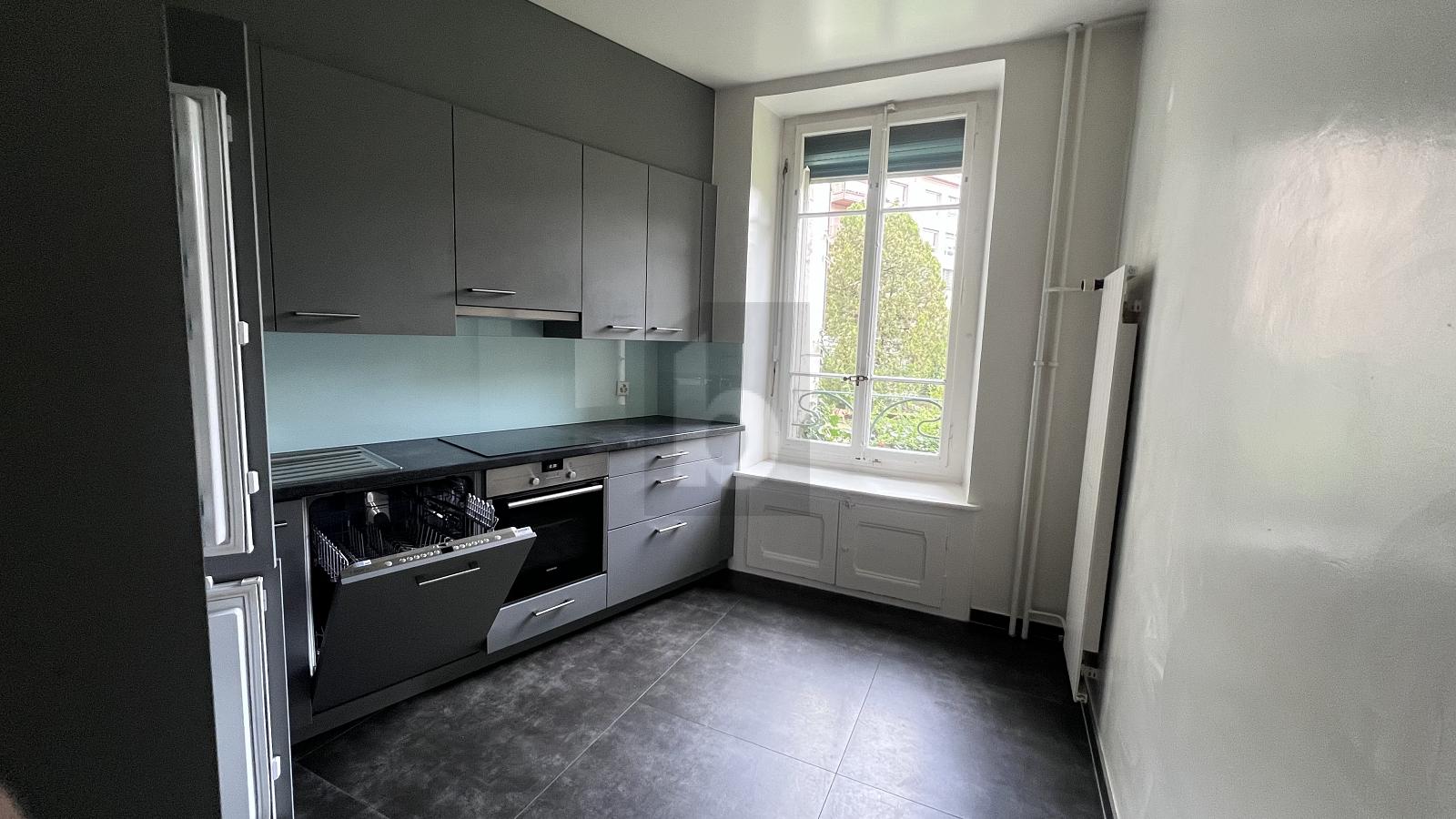 CHARMANT ET LUMINEUX - 1