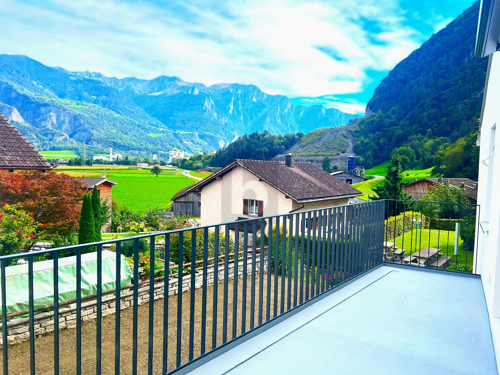 LICHTDURCHFLUTET UND RUHIG GELEGEN - 0