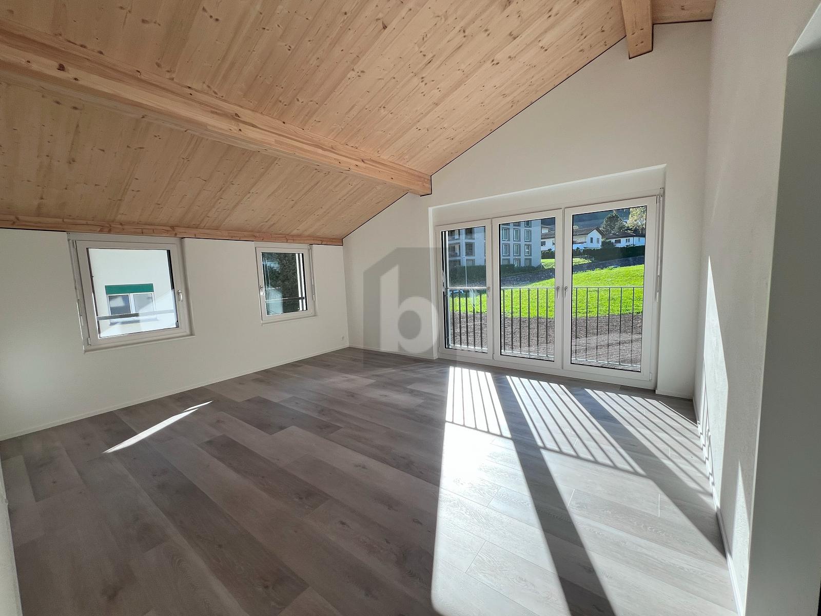 LICHTDURCHFLUTET UND RUHIG GELEGEN - 1