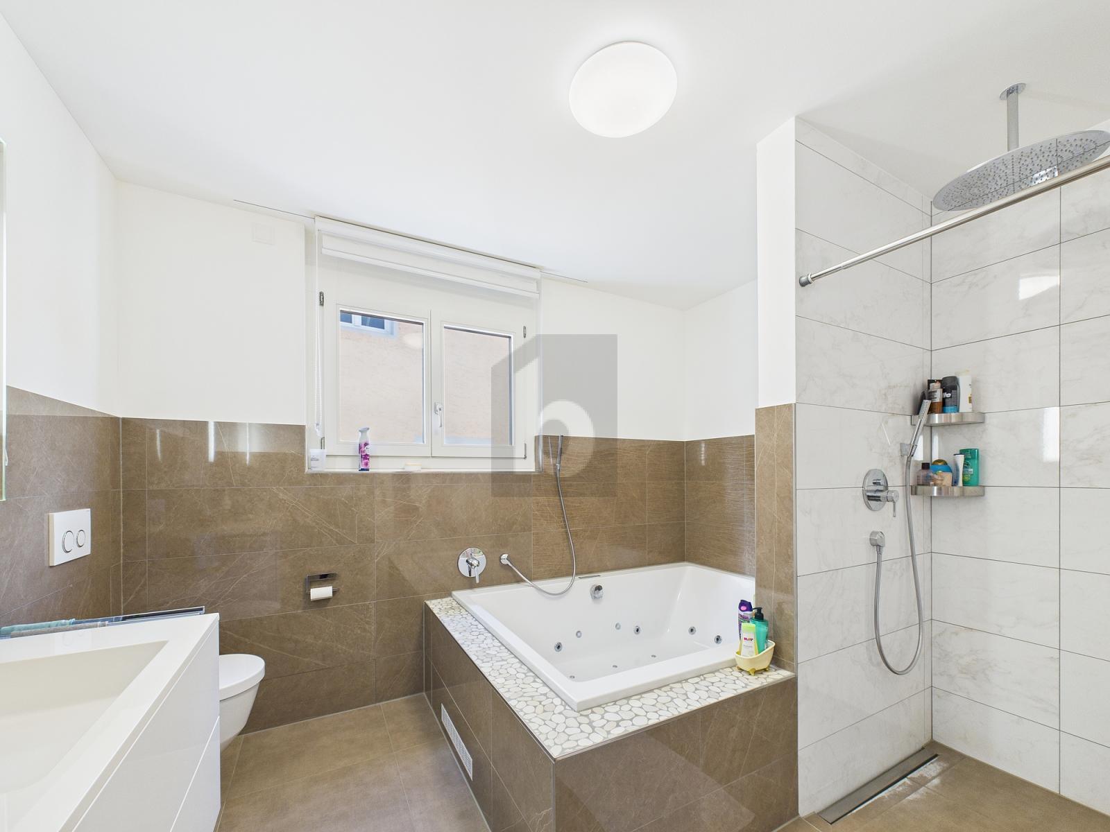 TRAUMHAFTE AUSSICHT AN RUHIGER LAGE - 3