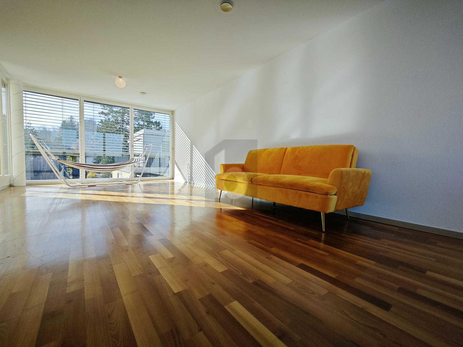 LICHTDURCHFLUTET MIT ZWEI GROSSEN BALKONEN - 3