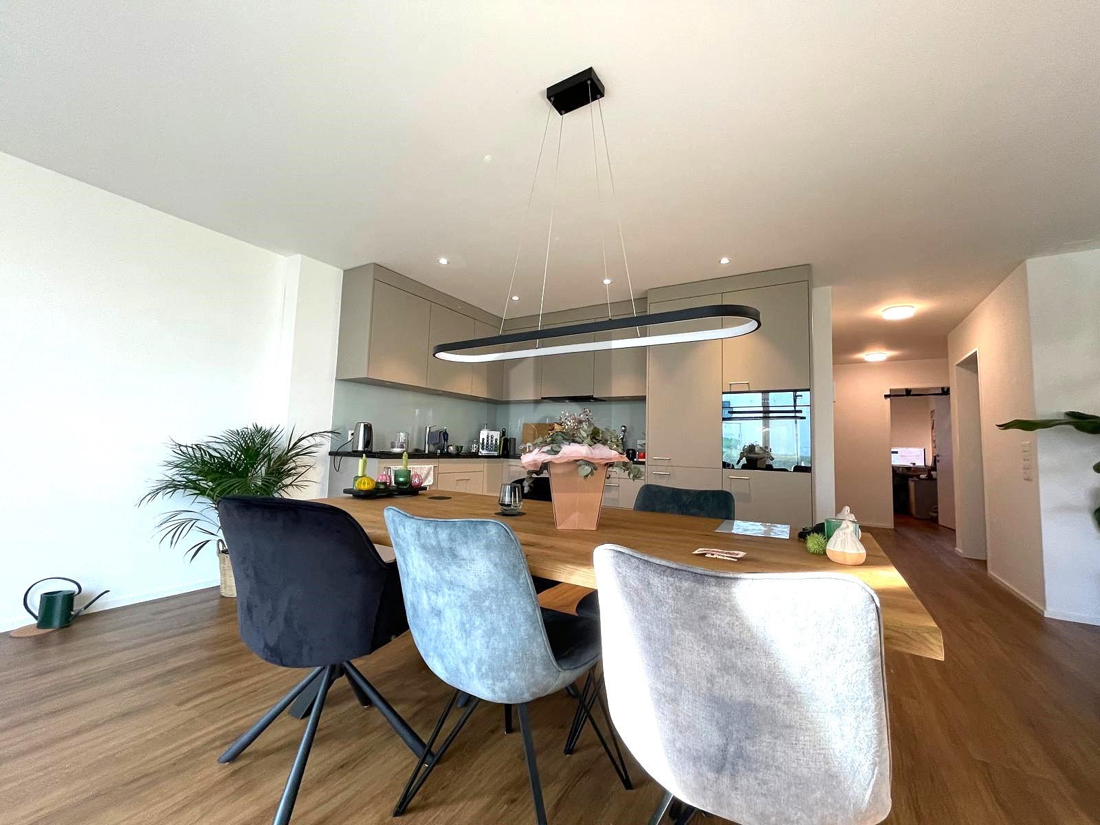 HELL, MIT GARTENANTEIL UND SITZPLATZ - 1