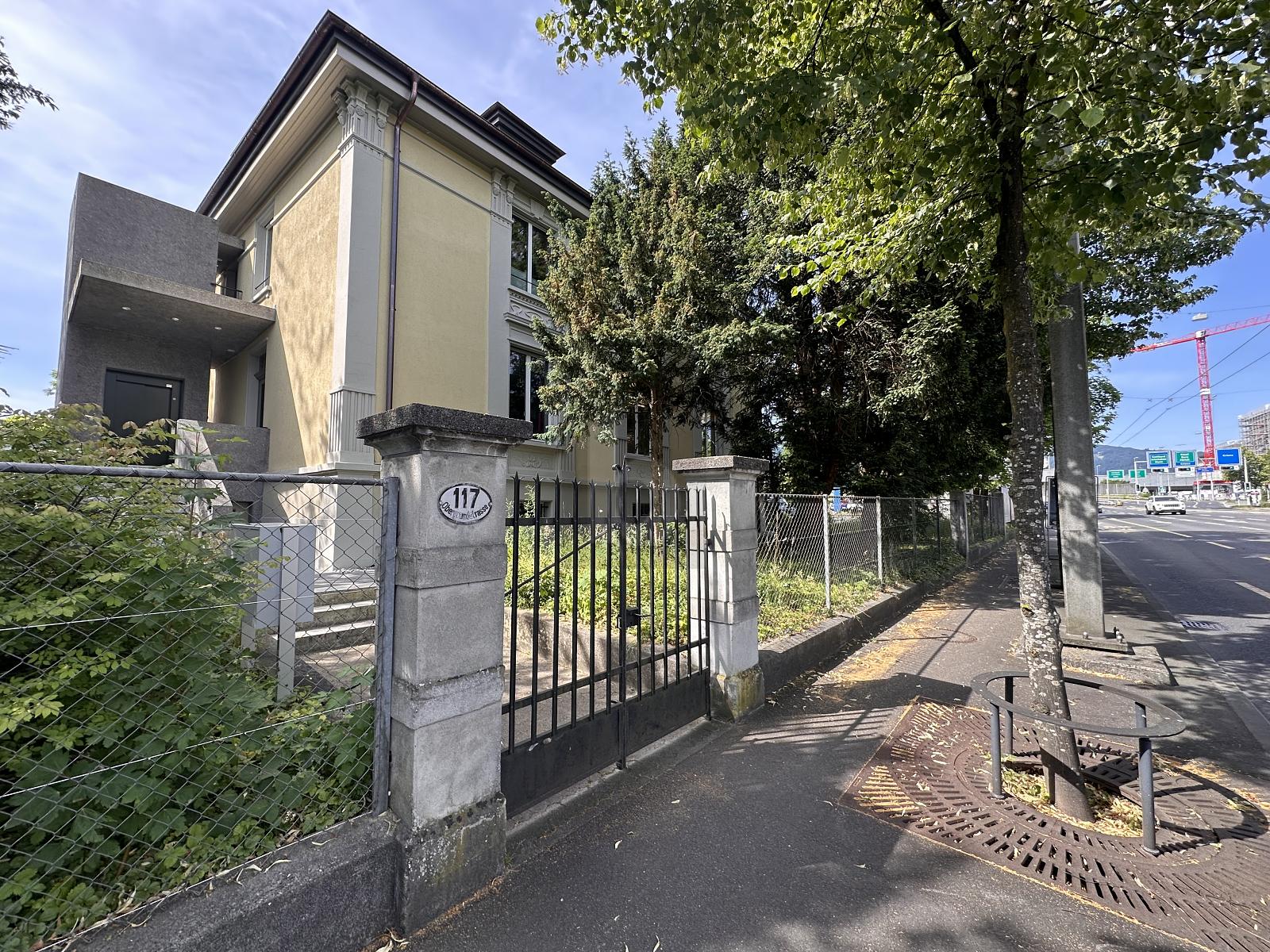 REPRÄSENTATIV AN ZENTRALER LAGE - 3