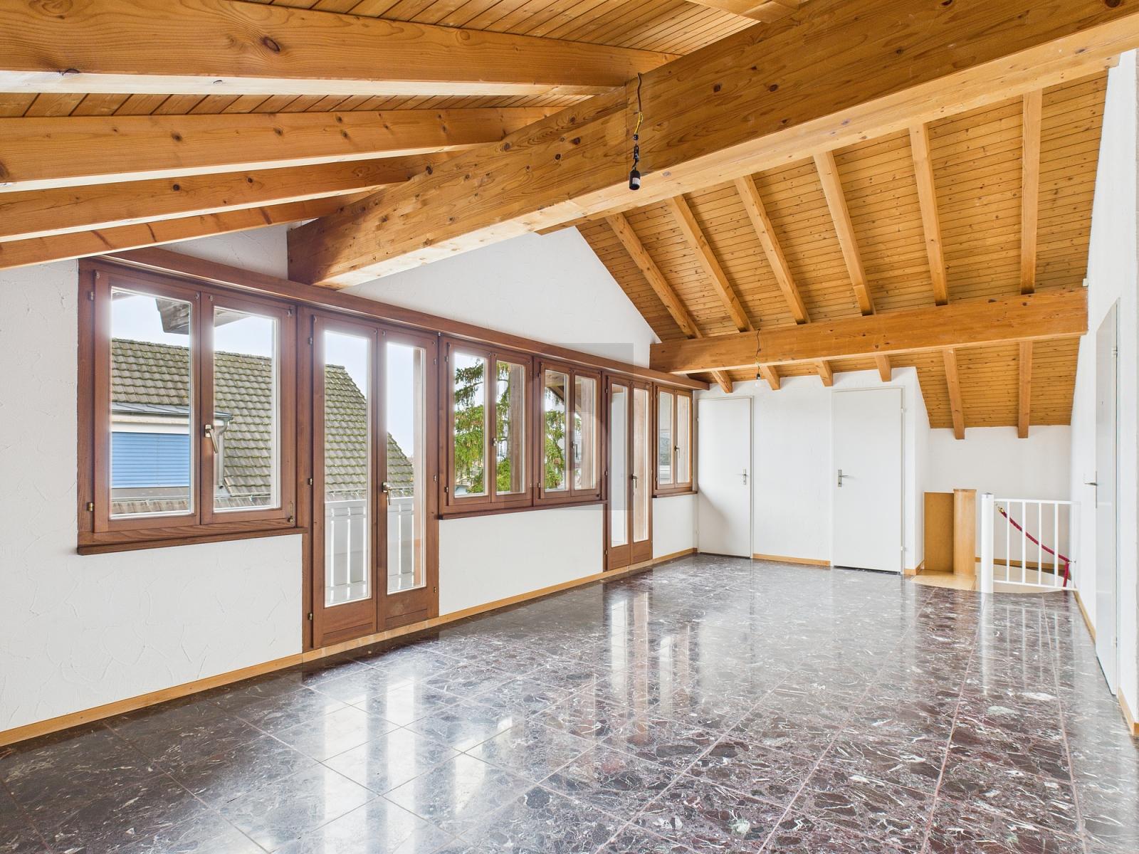 SEHR GROSSZÜGIGER GRUNDRISS MIT ZWEI BALKONEN - 1