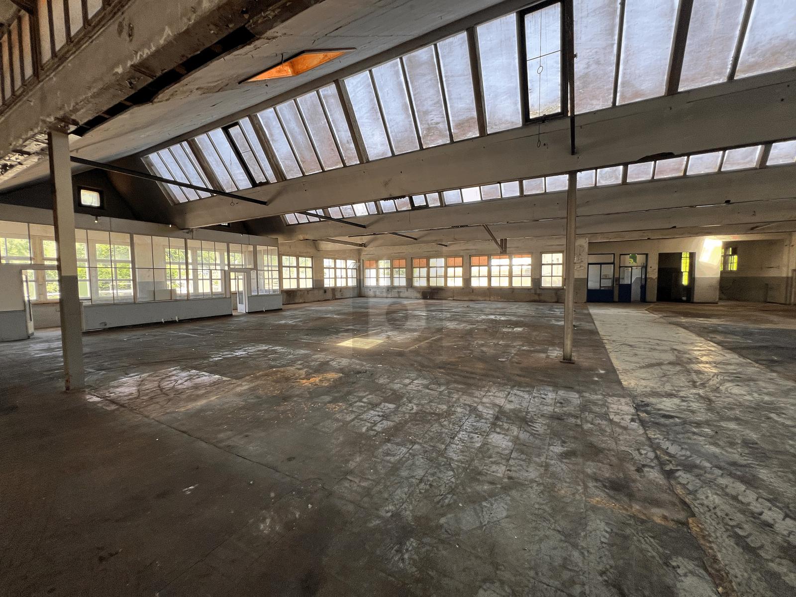 GRANDS VOLUMES ENTREPÔT, STOCKAGE - 0