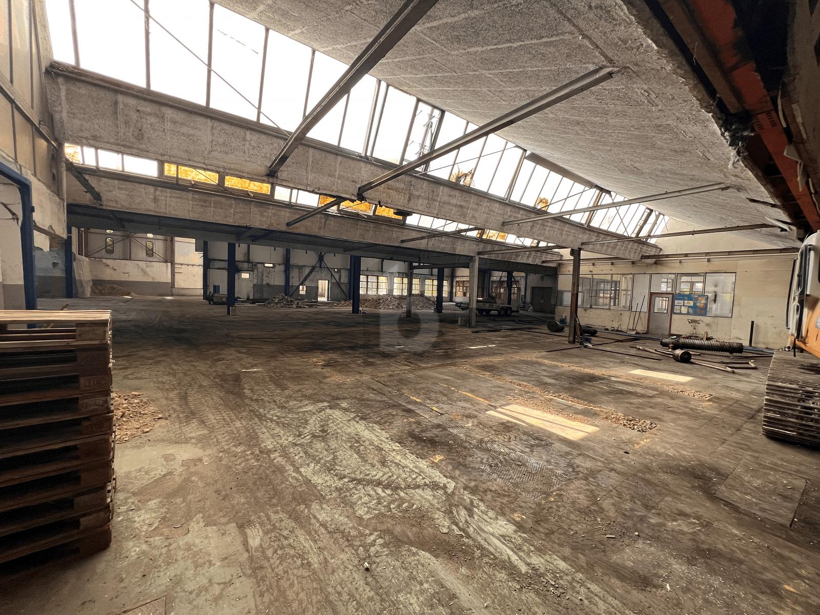 GRANDS VOLUMES ENTREPÔT, STOCKAGE - 1